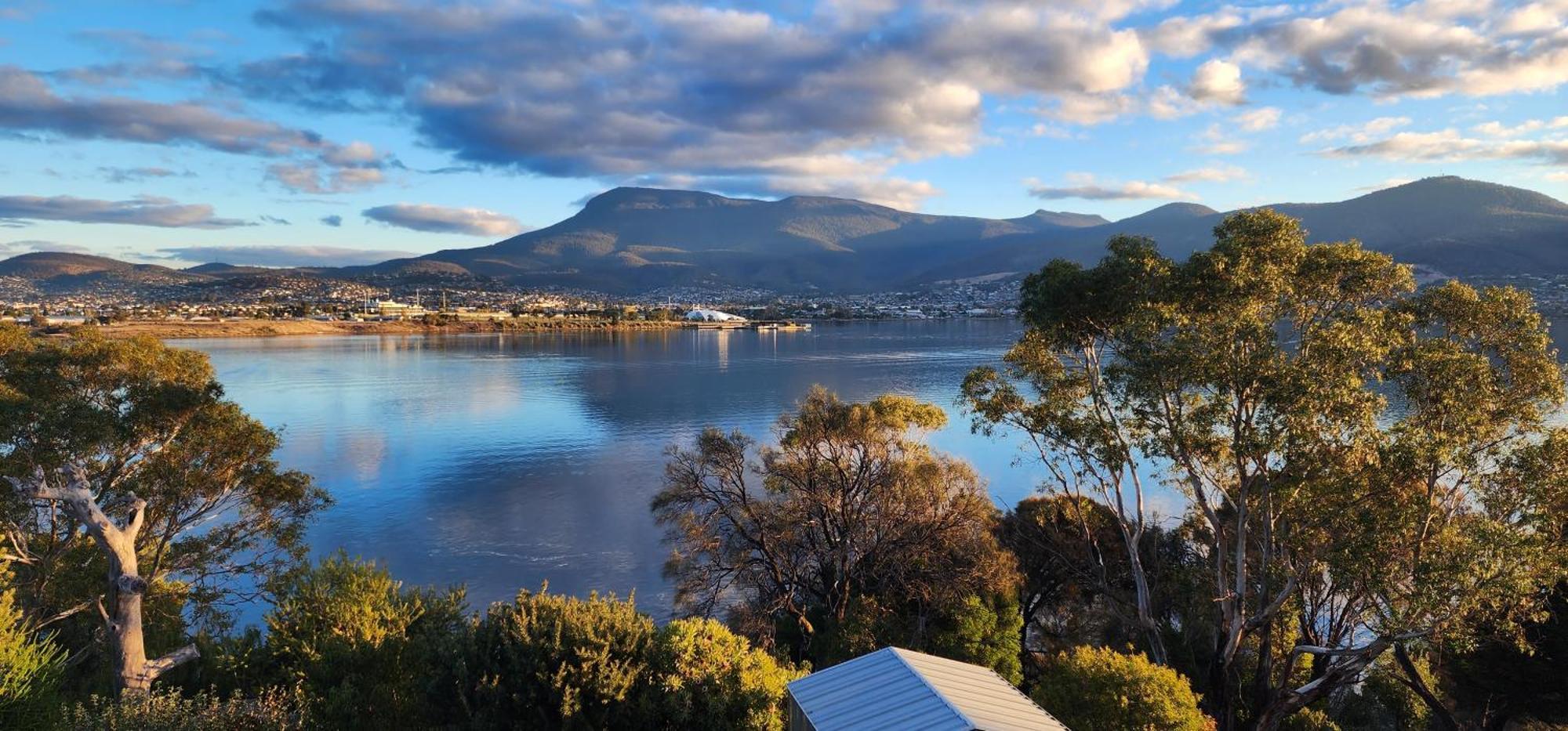 Waterfront Abode - 2 Bedrooms Hobart Extérieur photo